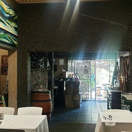 44 On Ennis Guest Lodge And Restaurant - No Load Sheddding Ermelo Ngoại thất bức ảnh