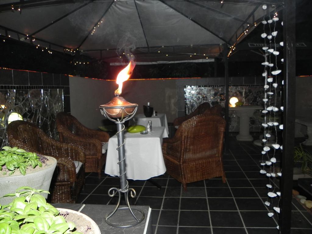 44 On Ennis Guest Lodge And Restaurant - No Load Sheddding Ermelo Ngoại thất bức ảnh